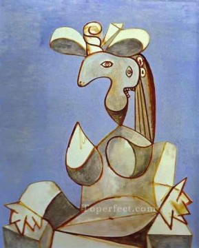  chapeau Painting - Femme assise au chapeau 2 1939 Cubism